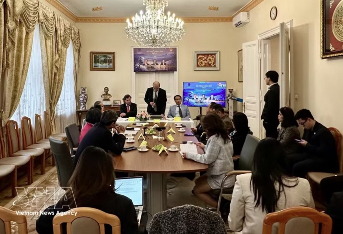 Vietnam, Hungary step up cooperation in AI research, application in justice